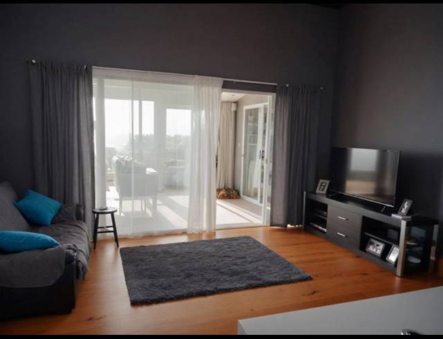 2 BEDROOM HOUSE FOR SALE IN KLEINBAAI